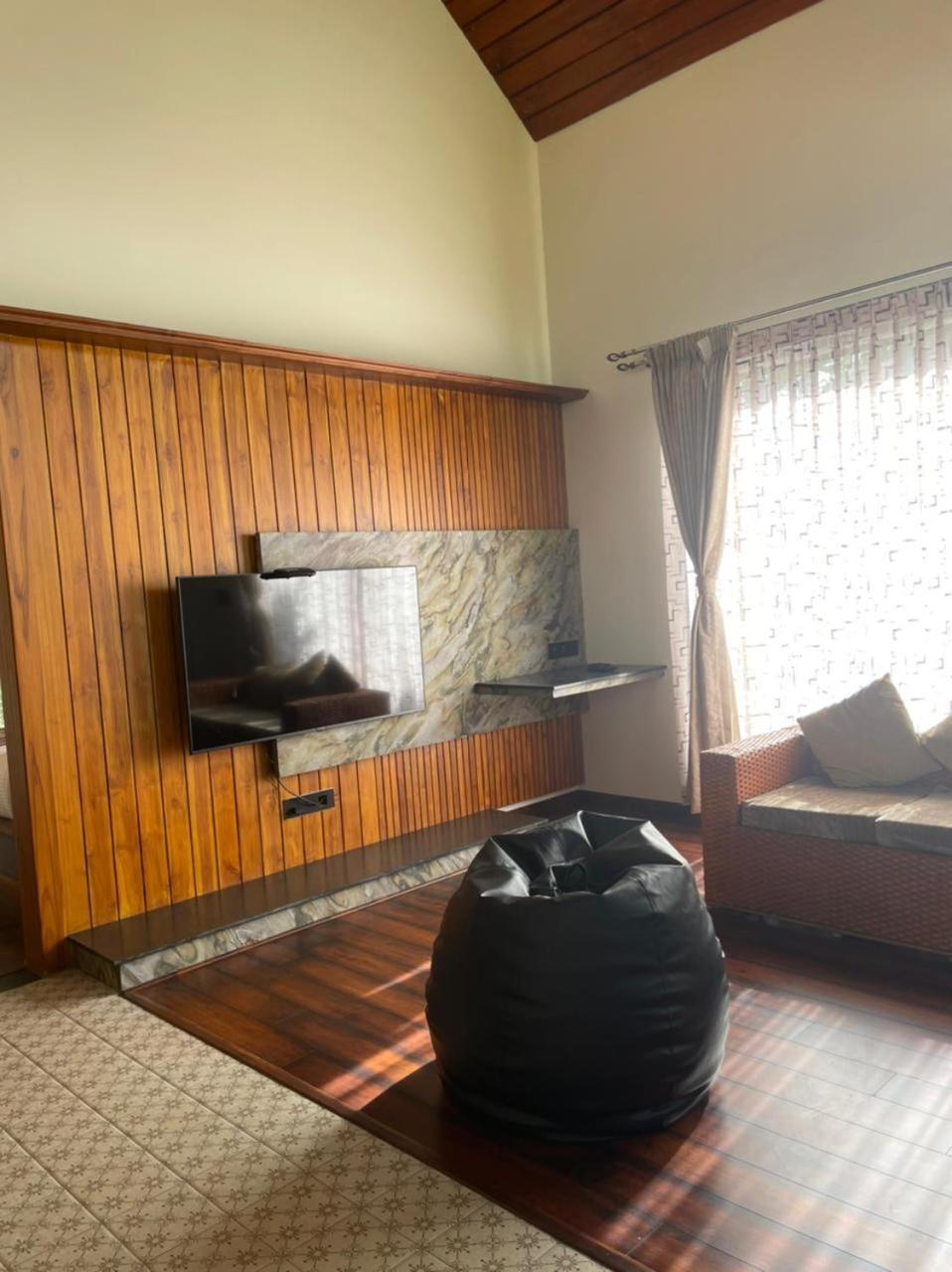 Biranji Aqua Retreat Hotel Chikmagalūr Eksteriør billede